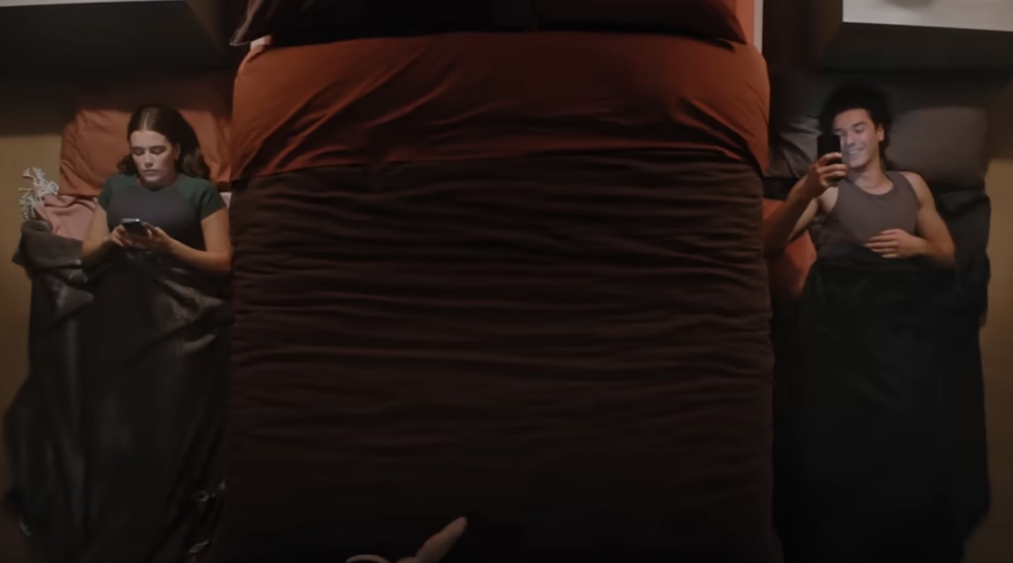 Belmont Cameli and Ella Bright in 'Off Campus'