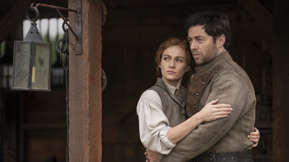 Sophie Skelton as Brianna, 8Richard Rankin as Roger — 'Outlander' Season 8 Episode