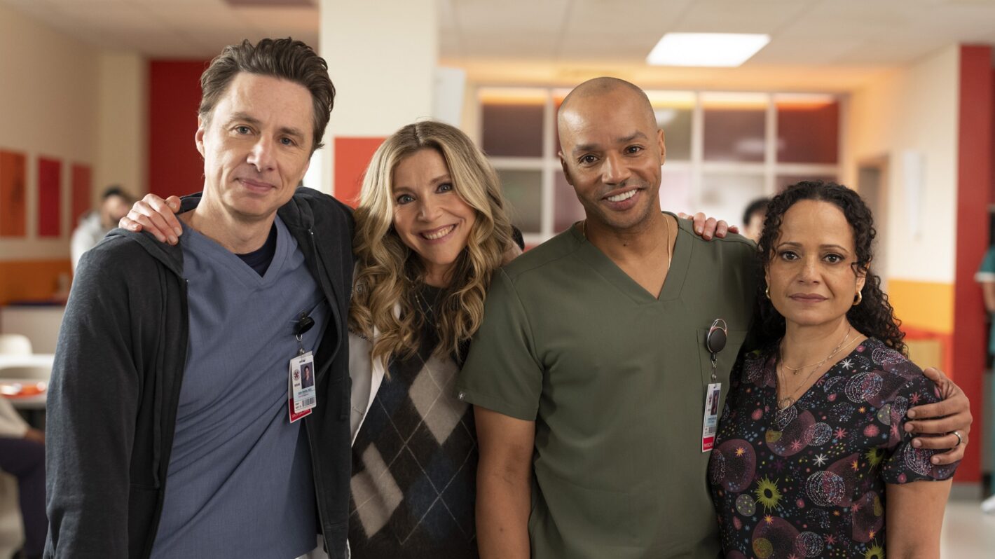'Scrubs' Finale: Zach Braff Teases 'We Go Out With a Bang'