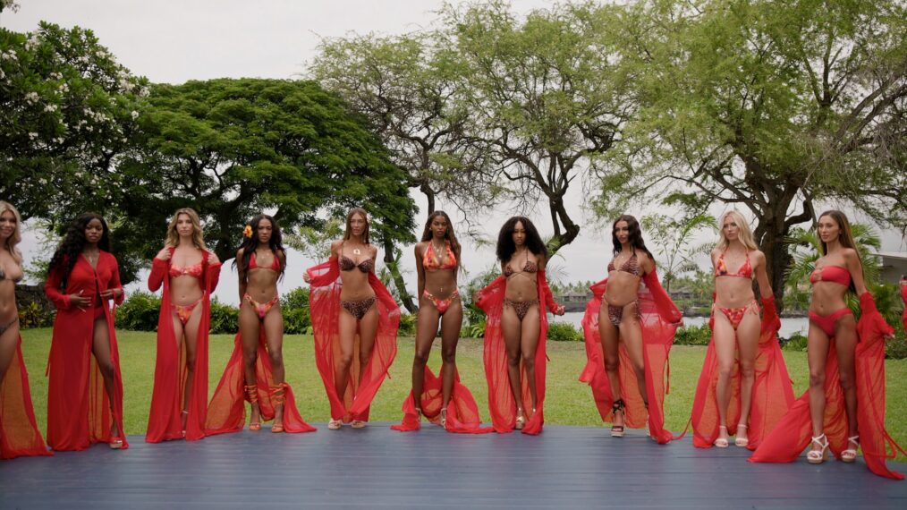 Maya Sofield, Christelle Isme, Lexy Puhlick, Lulu Williams, Kennedi Cable, Sydney Williams, India Kelly, Erin Carter, Julianne Herring, Tiffany O’Connor in episode 201 of Temptation Island.