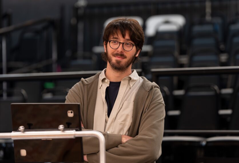 Julian Stern in 'The Comeback' Season 3 Episode 4