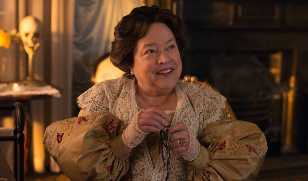 AMERICAN HORROR STORY: COVEN, Kathy Bates in 'Bitchcraft' (Season 3, Episode 1, aired October 9, 2013), 2011-, ph: Michele K. Short/©FX Networks/courtesy Everett Collection