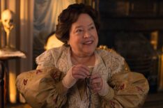 AMERICAN HORROR STORY: COVEN, Kathy Bates in 'Bitchcraft' (Season 3, Episode 1, aired October 9, 2013), 2011-, ph: Michele K. Short/©FX Networks/courtesy Everett Collection