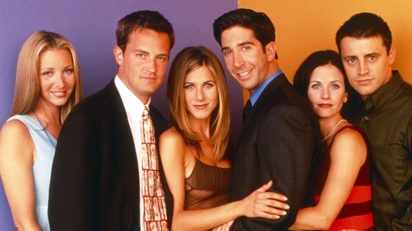 Lisa Kudrow Thrills 'Friends' Fans With Ross & Rachel Hot Take