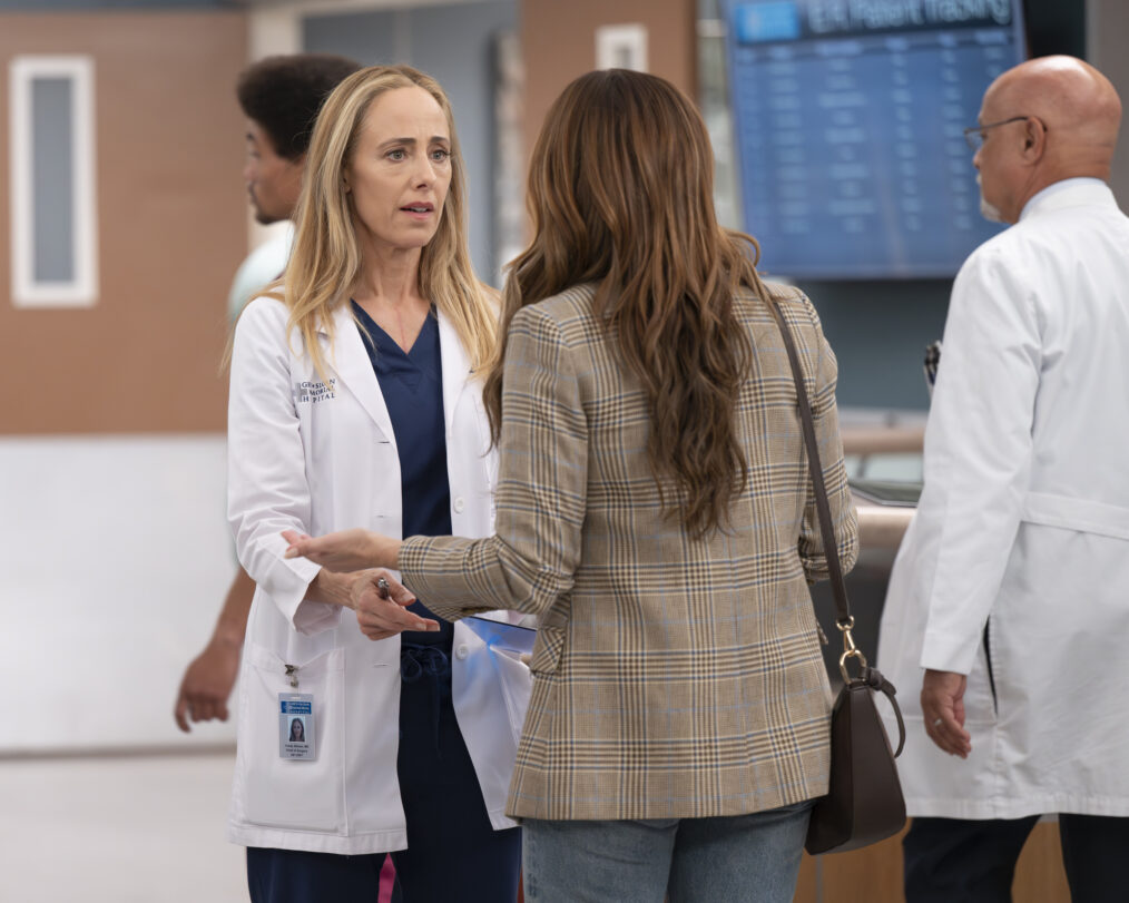 GREY’S ANATOMY - “Bridge over Troubled Water” - After a catastrophic bridge collapse sends dozens of victims to Grey Sloan, the hospital activates its full disaster response as they race to treat a surge of critically injured patients, including one of their own. THURSDAY, MAY 7 (10:00-11:00 p.m. EDT) on ABC. (Disney/Anne Marie Fox) KIM RAVER