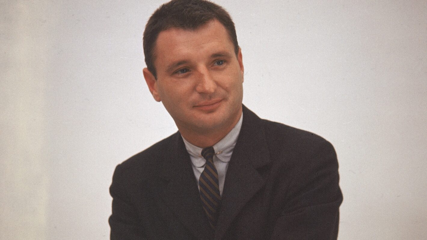 Portrait of American composer and actor Bobby Troup (1918 - 1999) wearing a suit, circa 1960. (Photo by Hulton Archive/Getty Images)