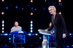 CELEBRITY WEAKEST LINK: Host Jane Lynch in the CELEBRITY WEAKEST LINK '8 Degrees of Jane' episode airing Monday, Nov. 17 (9:01-10:00 PM ET/PT) on FOX. © 2025 Fox Media LLC.