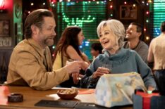 Matt Letscher and Annie Potts in 'Georgie & Mandy's First Marriage' Season 2 finale
