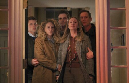 Taylor Bloom as Russ Hollingsworth, Kat Cunning as Clare Hollingsworth, Tommy O'Brien as Micah Hollingsworth Jr, Hope Davis as Jane Hollingsworth, Peter Krause as Mike Hollingsworth — 'Line of Fire' Pilot