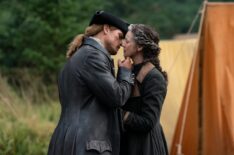 Sam Heughan and Caitriona Balfe in the 'Outlander' series finale