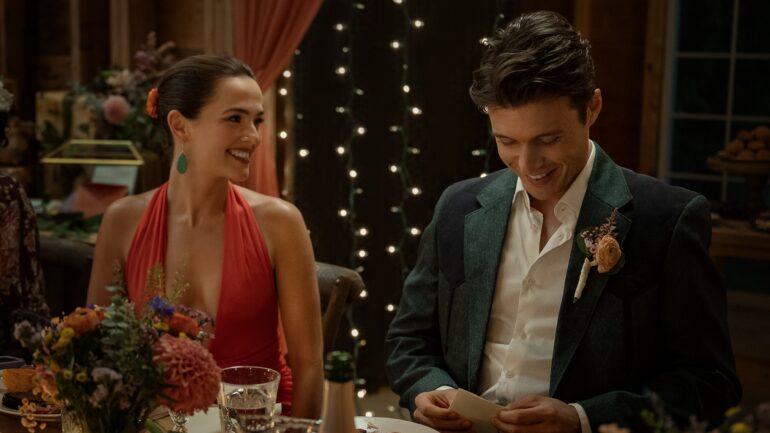 Voicemails for Isabelle. (L-R) Zoey Deutch as Jill and Nick Robinson as Wes in Voicemails for Isabelle.