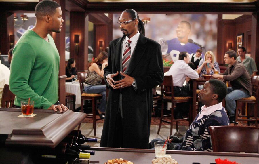 BROTHERS, (from left): Michael Strahan, Snoop Dogg, Daryl 'Chill' Mitchell, 'Snoop/Fat Kid', (Season 1, aired Oct. 9, 2009), 2009. photo: Greg Gayne / © Fox / Courtesy: Everett Collection