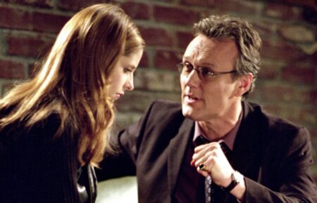 BUFFY THE VAMPIRE SLAYER, Sarah Michelle Gellar, Anthony Stewart Head, in the Season 6 musical episode, 'Once More With Feeling,' 11/6/2001 (c)UPN/ Courtesy: Everett Collection.