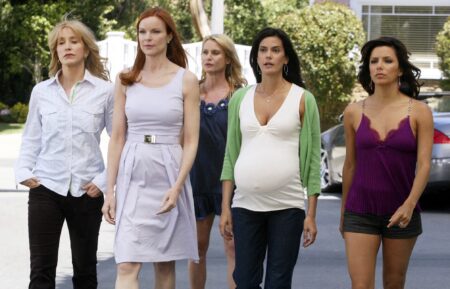 DESPERATE HOUSEWIVES, Felicity Huffman, Marcia Cross, Nicollette Sheridan, Teri Hatcher, Eva Longoria, 'Mother Said', (Season 4, May 11, 2008), 2004-. Photo: Danny Feld / © ABC / courtesy everett collection