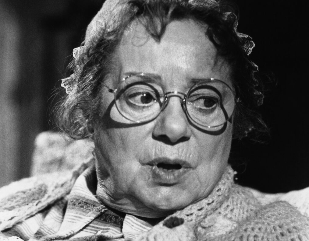 MURDER BY DEATH, Elsa Lanchester, 1976