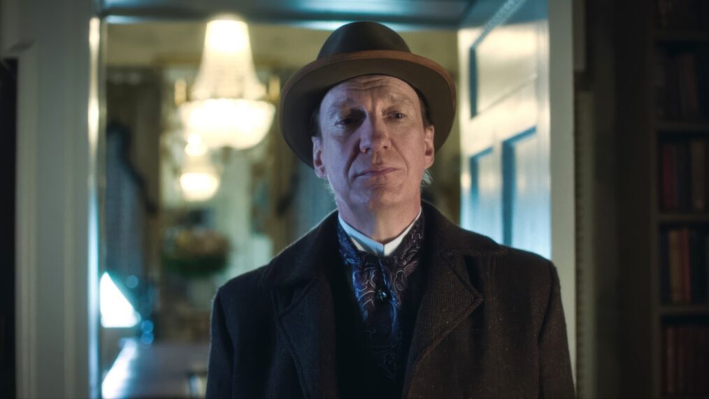 SHERLOCK & DAUGHTER, David Thewlis as Sherlock Holmes, 'For Kith and Kin', (Season 1, ep. 104, aired May 14, 2025). photo: ©CW/Starlings Ent. / Courtesy Everett Collection