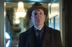 SHERLOCK & DAUGHTER, David Thewlis as Sherlock Holmes, 'For Kith and Kin', (Season 1, ep. 104, aired May 14, 2025). photo: ©CW/Starlings Ent. / Courtesy Everett Collection