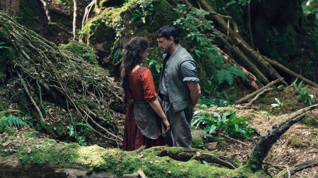 Jessie Buckley and Paul Mescal in 'Hamnet'