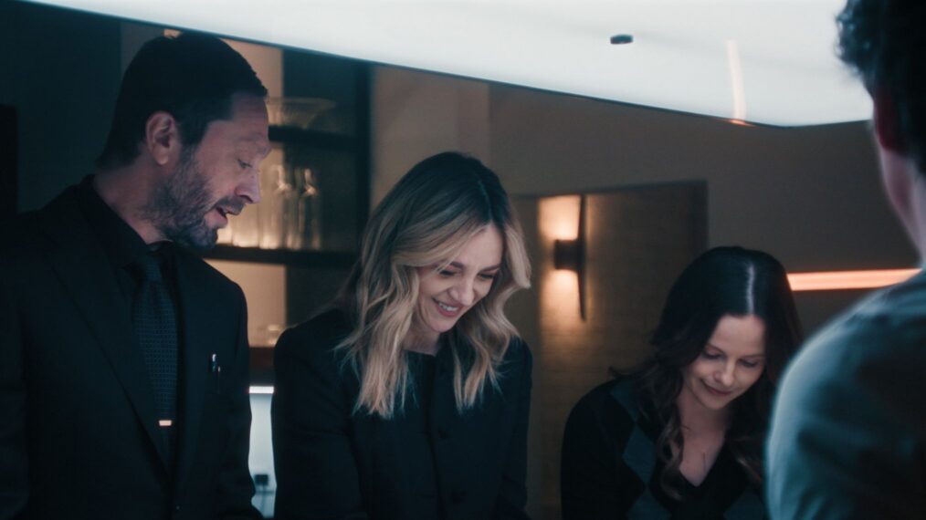 Ebon Moss-Bachrach, Abby Elliott, and Sarah Ramos in 'The Bear' Season 5