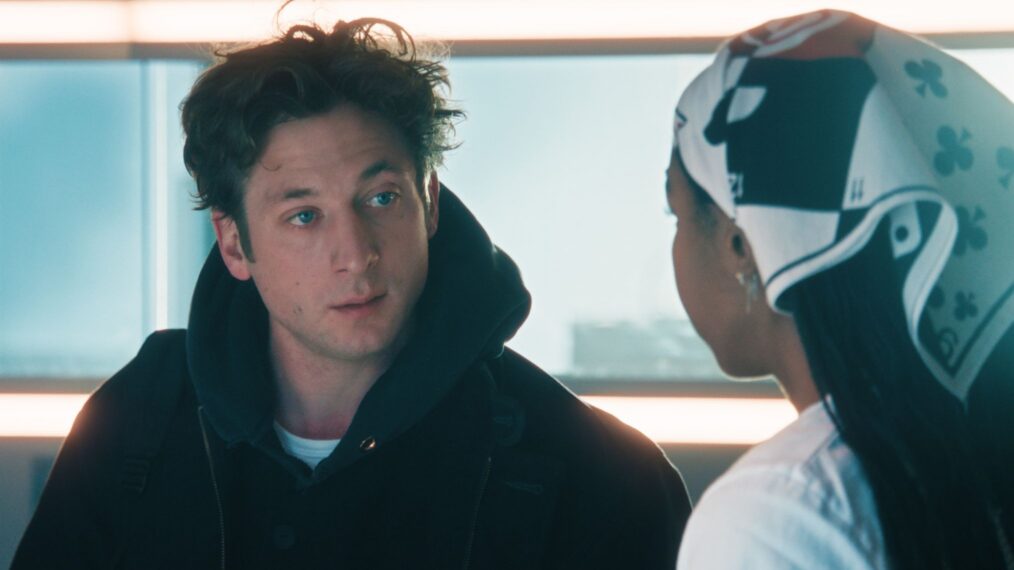 Jeremy Allen White and Ayo Edebiri in 'The Bear' Season 5