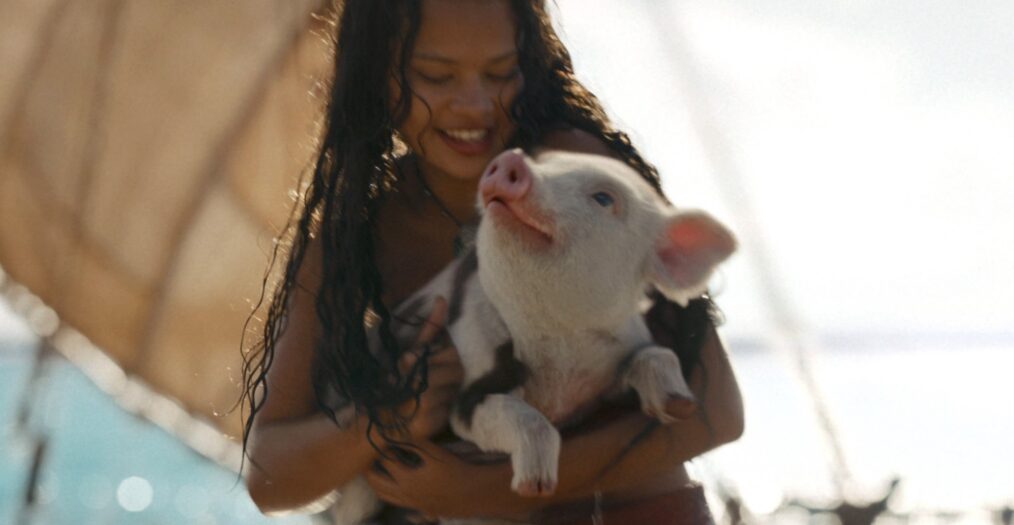 MOANA, Catherine Laga'aia as Moana, holding Pua, 2026. ©Walt Disney Studios Motion Pictures /Courtesy Everett Collection