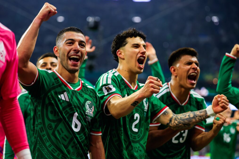MEXICO CITY, MEXICaO - JUNE 30: Erik Lira of Mexico (L), Jorge Sánchez of Mexico (C) and Jesús Gallardo of Mexico (R) celebrates after winning the FIFA World Cup 2026 Round Of 32 match between Mexico and Ecuador at Mexico City Stadium on June 30, 2026 in Mexico City, Mexico. (Photo by MB Media/Getty Images)
