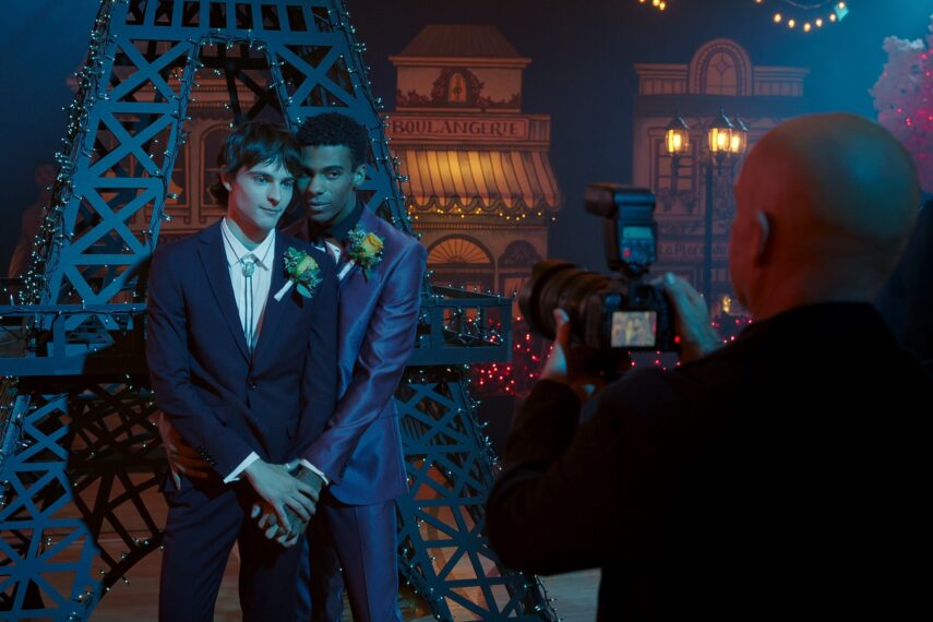 Corey Fogelmanis as Nathan, Jaylan Evans as Skylar in episode 205 of My Life with the Walter Boys
