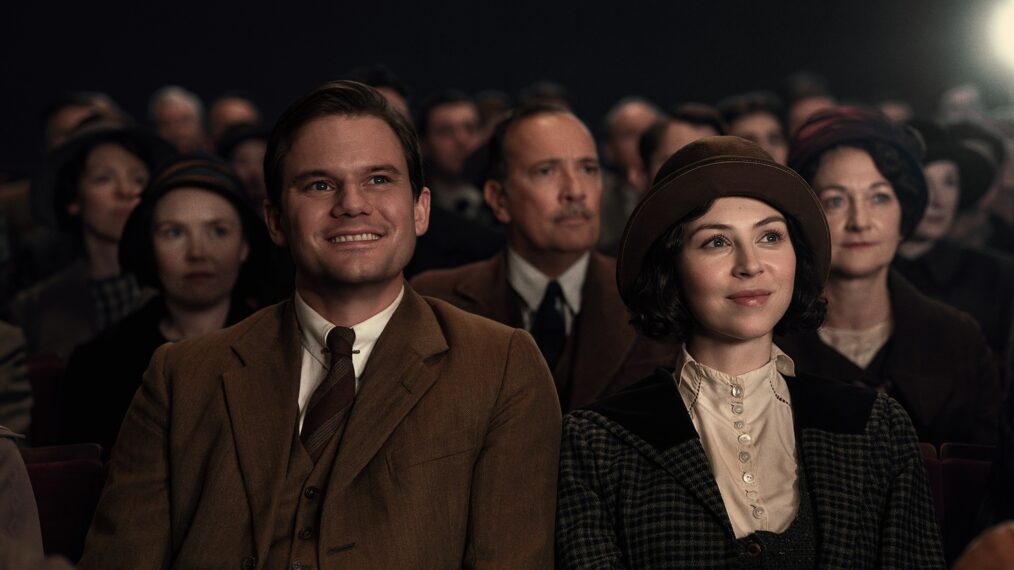 Jeremy Irvine and Hermione Corfield in 'Outlander: Blood of My Blood' Season 2