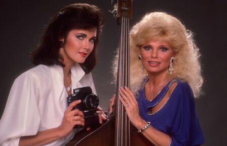 PARTNERS IN CRIME, from left: Lynda Carter, Loni Anderson, 1984.