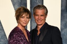 Alexis Knief and Timothy Olyphant attend the 2023 Vanity Fair Oscar Party Hosted By Radhika Jones at Wallis Annenberg Center for the Performing Arts on March 12, 2023 in Beverly Hills, California.