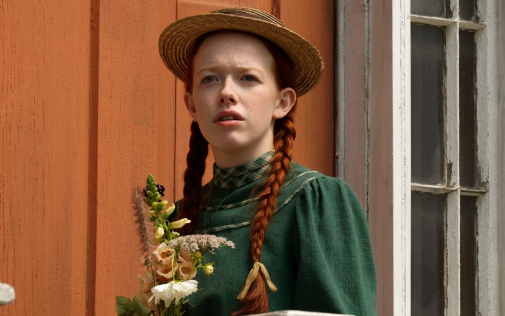 ANNE WITH AN E, (aka ANNE), Amybeth McNulty in 'A Dense and Frightful Darkness', (Season 3, episode 309, aired November 17, 2019), ph: Ken Woroner / ©Netflix / Courtesy Everett Collection