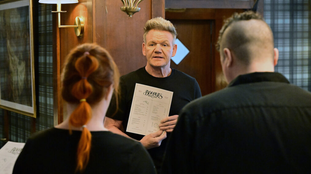 KITCHEN NIGHTMARES: Gordon Ramsay with the restaurant staff in the “Boodles Restaurant” episode of KITCHEN NIGHTMARES airing Tuesday, August 18 (8:00-10:00 PM ET/PT) on FOX. CR: FOX. ©2026 FOX Media LLC.