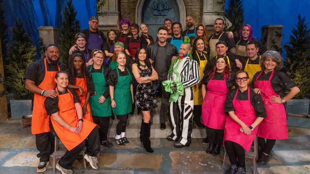 Host Jonathan Bennett with judges Shinmin Li and Andrew Fuller with competitors as seen on Halloween Wars, Season 16.
