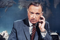 Walter Cronkite hosting ‘CBS Evening News’