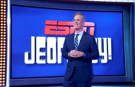 ESPN JEOPARDY! – “QUARTERFINAL #2: MJ Acosta-Ruiz, Peter Schrager and Omar Raja” – Hosted by Joe Buck, ESPN personalities MJ Acosta-Ruiz, Peter Schrager and Omar Raja compete for the $500,000 grand prize for charity. (Disney/Greg Gayne) JOE BUCK