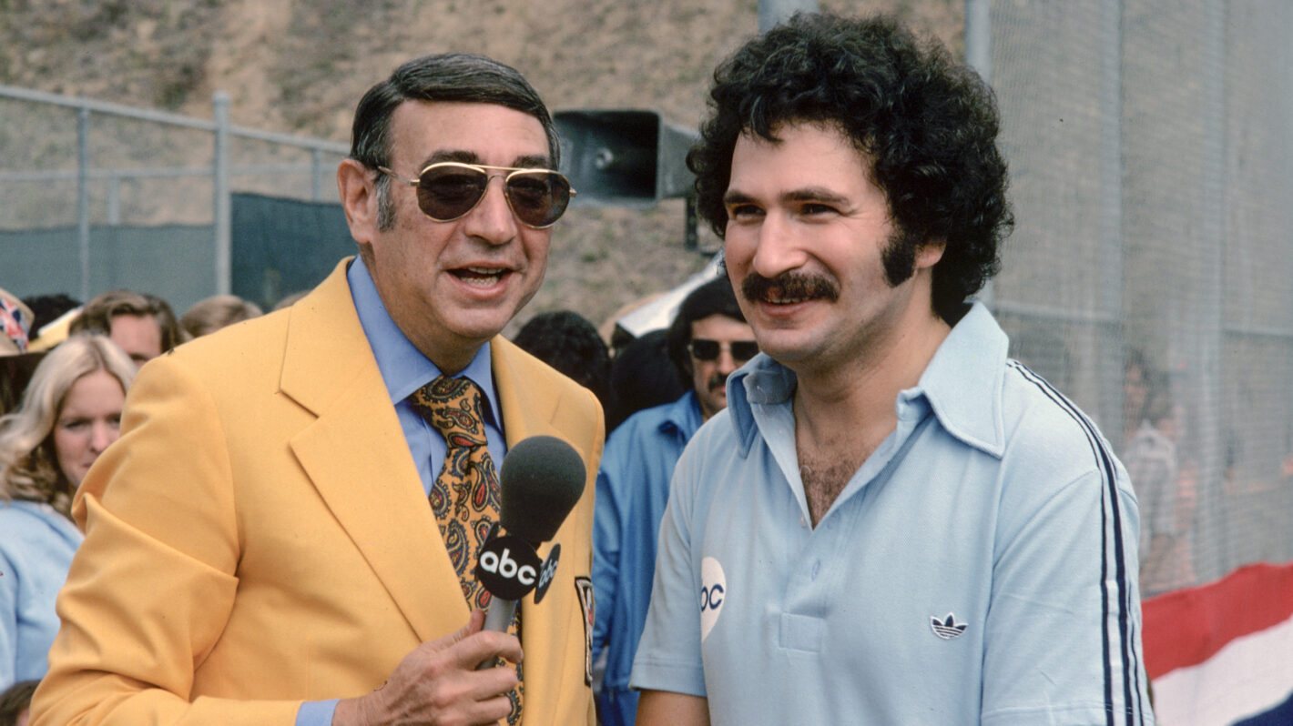 UNITED STATES - NOVEMBER 12: BATTLE OF THE NETWORK STARS - 1976 - Howard Cosell and Gabriel Kaplan from 'Welcome Back, Kotter'