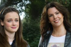 Alexis Bledel and Lauren Graham in 'Gilmore Girls'
