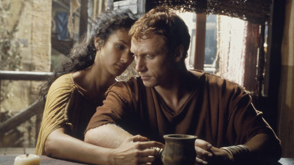Indira Varma as Niobe and Kevin McKidd as Lucius Vorenus in ‘Rome’