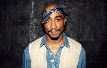 CHICAGO - MARCH 1994: Rapper Tupac Shakur poses for photos backstage after his performance at the Regal Theater in Chicago, Illinois in March 1994. (Photo By Raymond Boyd/Getty Images)