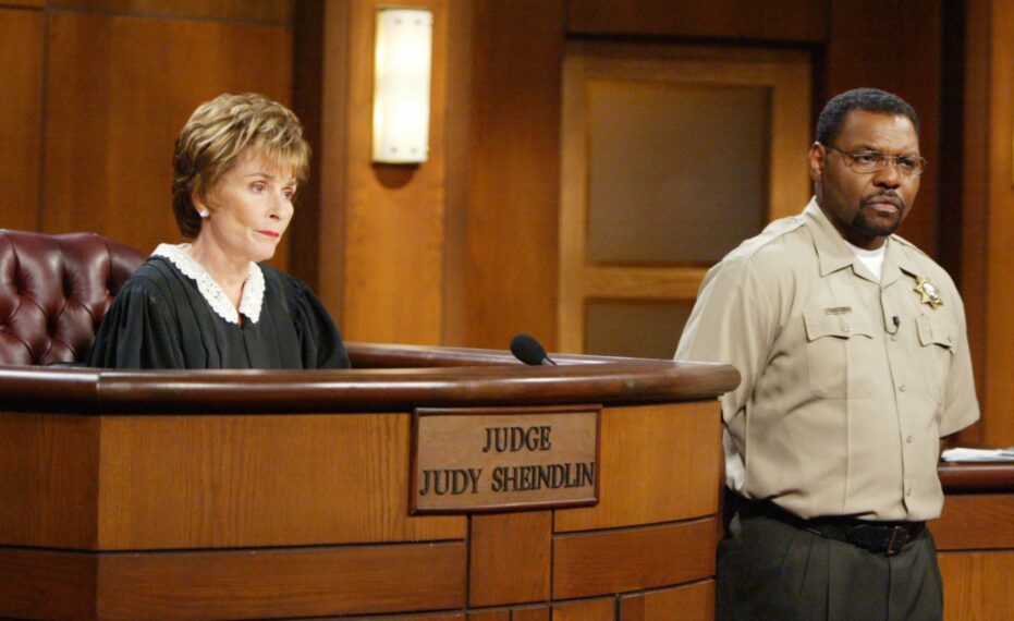 JUDGE JUDY, Judge Judy Sheindlin, bailiff Petri Hawkins-Byrd, 1996-, © Paramount TV / Courtesy: Everett Collection