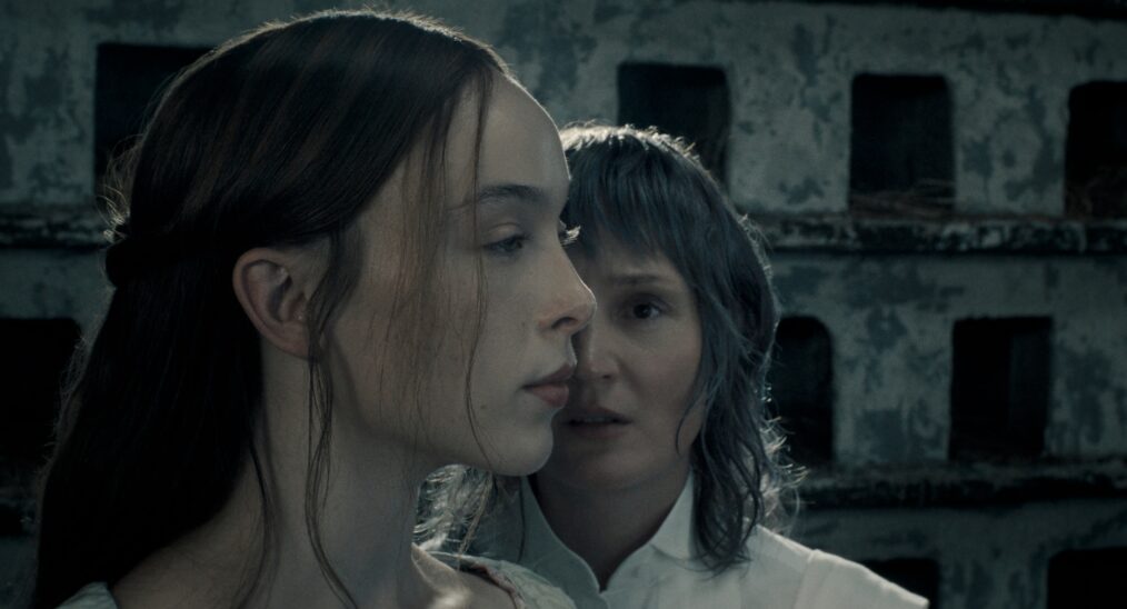 Monster: The Lizzie Borden Story. (L to R) Ella Beatty as Lizzie Borden, Vicky Krieps as Maggie Sullivan in episode 402 of Monster: The Lizzie Borden Story. Cr. Courtesy of Netflix © 2026
