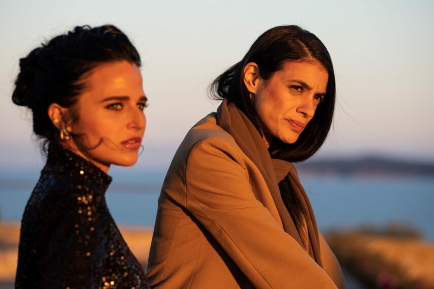 Stephanie Nur and Laysla De Oliveira in Lioness