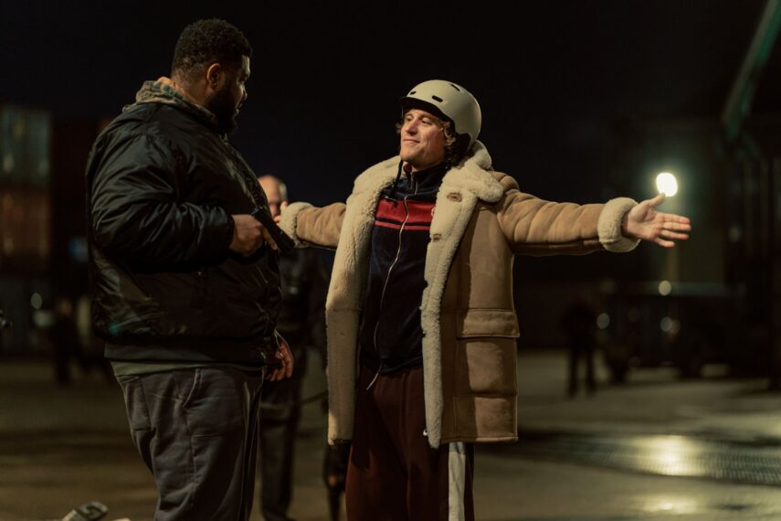 Tobi Bamtefa and Johnny Flynn on MobLand
