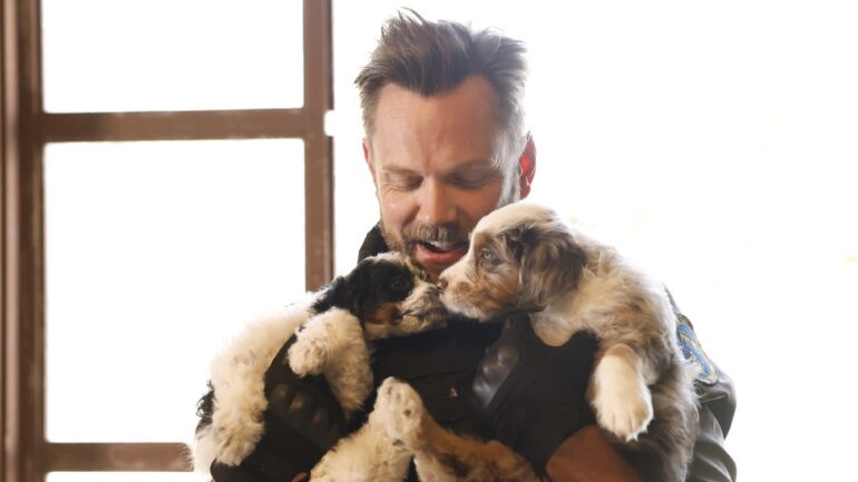Joel McHale — 'Animal Control' Season 5 Premiere