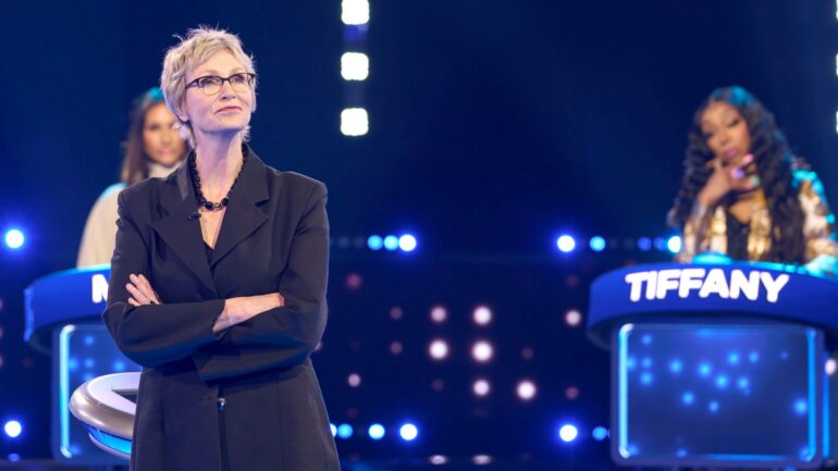 ‘Celebrity Weakest Link’ Host Jane Lynch Shares Which Season 2 Contestants Surprised Her