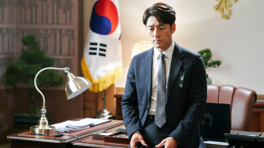 Ji Jin-hee as Park Mu-jin in ‘Designated Survivor: 60 Days’