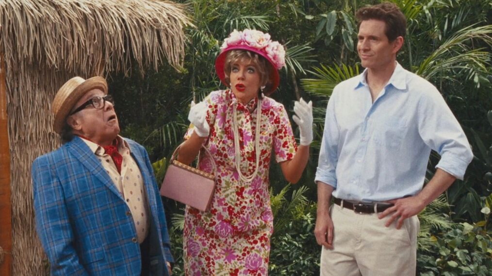 Danny DeVito, Kaitlin Olson, and Glenn Howerton in 'It's Always Sunny in Philadelphia'