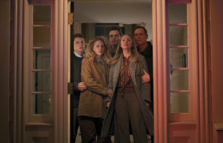 Taylor Bloom as Russ Hollingsworth, Kat Cunning as Clare Hollingsworth, Tommy O'Brien as Mike "Micah" Hollingsworth Jr, Hope Davis as Jane Hollingsworth, Peter Krause as Mike Hollingsworth — 'Line of Fire' Series Premiere