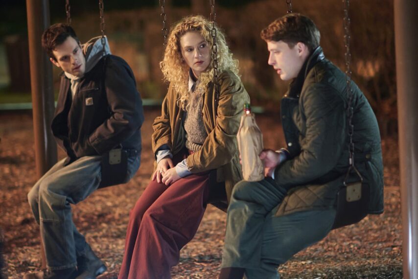 Tommy O'Brien as Mike "Micah" Hollingsworth Jr., Kat Cunning as Clare Hollingsworth, Taylor Bloom as Russ Hollingsworth — 'Line of Fire'