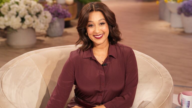 ‘Scrubs Adds Tamera Mowry-Housley as Guest Star
